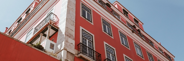 Fachadas e telhados